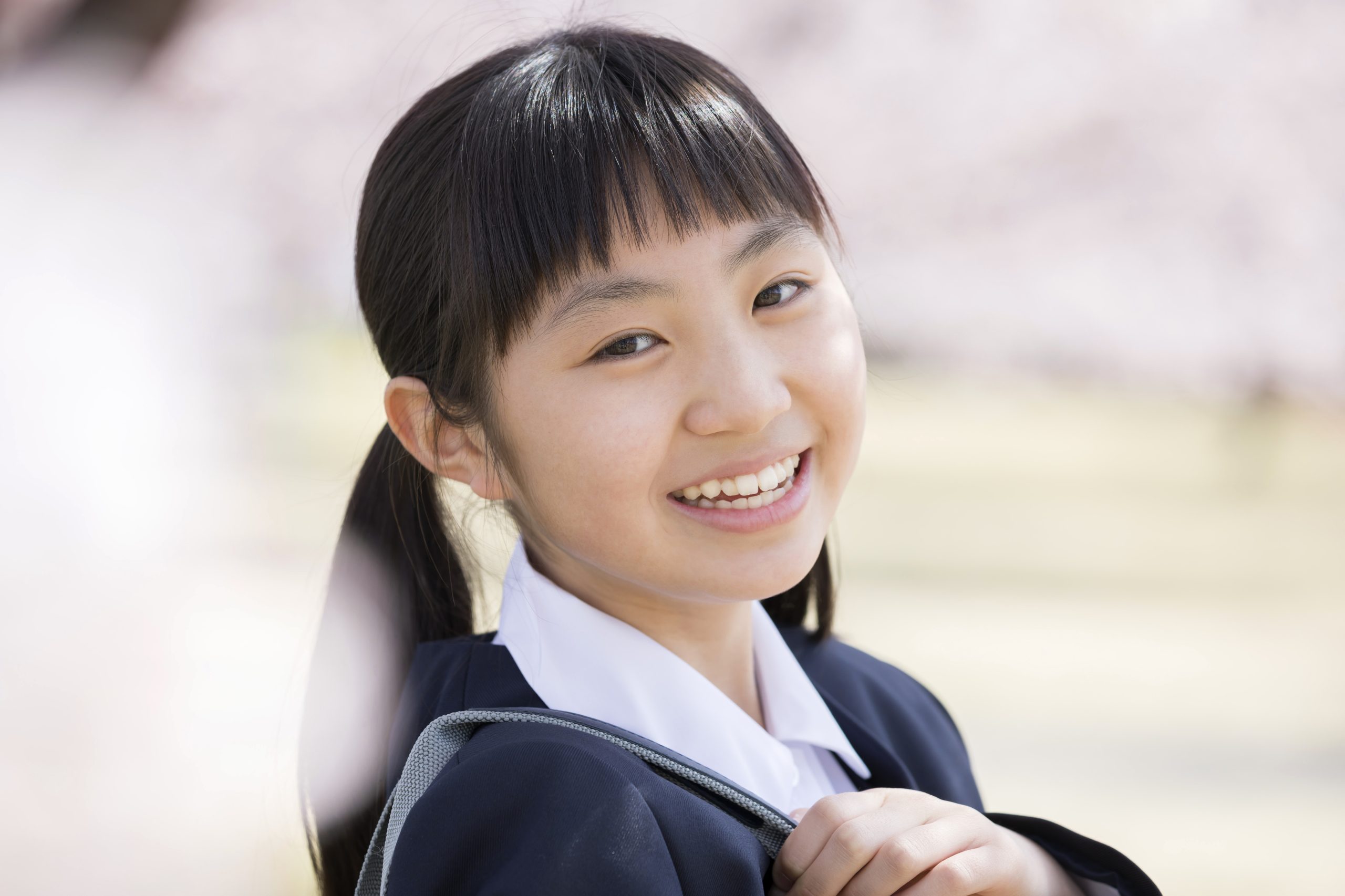 小学生、中学生と国語専門塾に通って入試に合格した女の子。